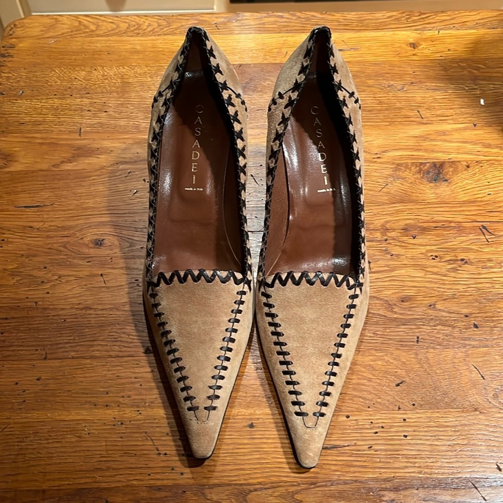 Casadei (made in Italy) pointy pumps with whip stitching in camel color suede.